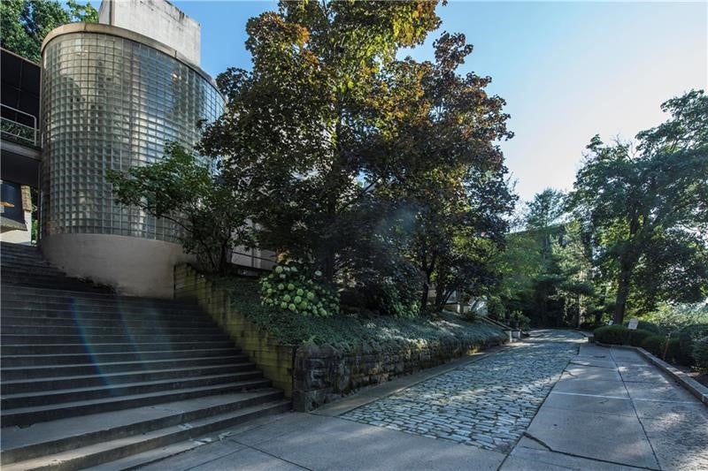 5030 FIFTH AVE 212