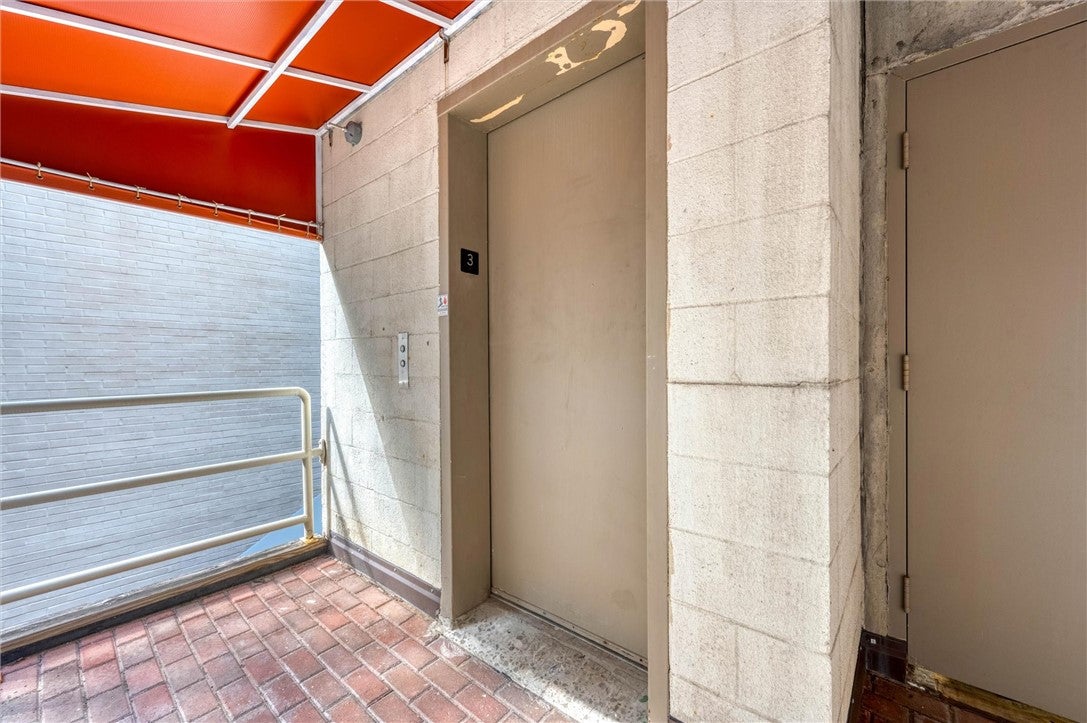 5030 FIFTH AVE 212