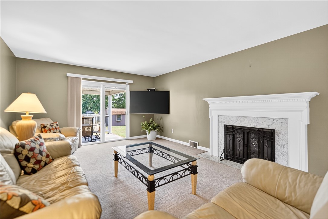 Moon/Crescent Twp, Pennsylvania 15108, United States, 4 Bedrooms Bedrooms, ,3 BathroomsBathrooms,Residential,Active,243307