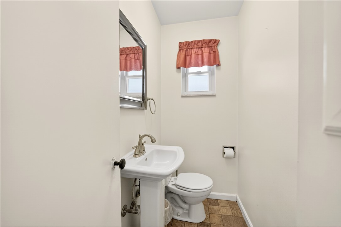 Moon/Crescent Twp, Pennsylvania 15108, United States, 4 Bedrooms Bedrooms, ,3 BathroomsBathrooms,Residential,Active,243307