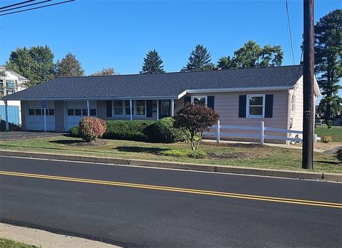 Photo of 823 Rose St, Indiana, PA 15701 (MLS # 1726745)
