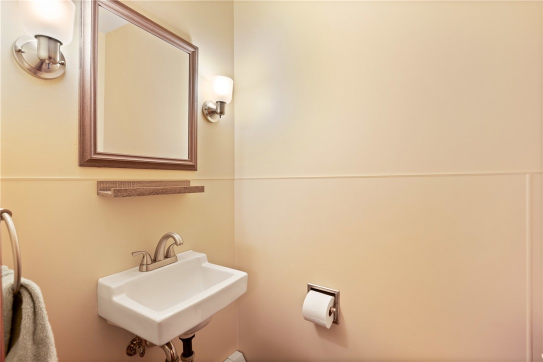 Central City, Pennsylvania 15926, United States, 4 Bedrooms Bedrooms, ,2 BathroomsBathrooms,Residential,Active,176901