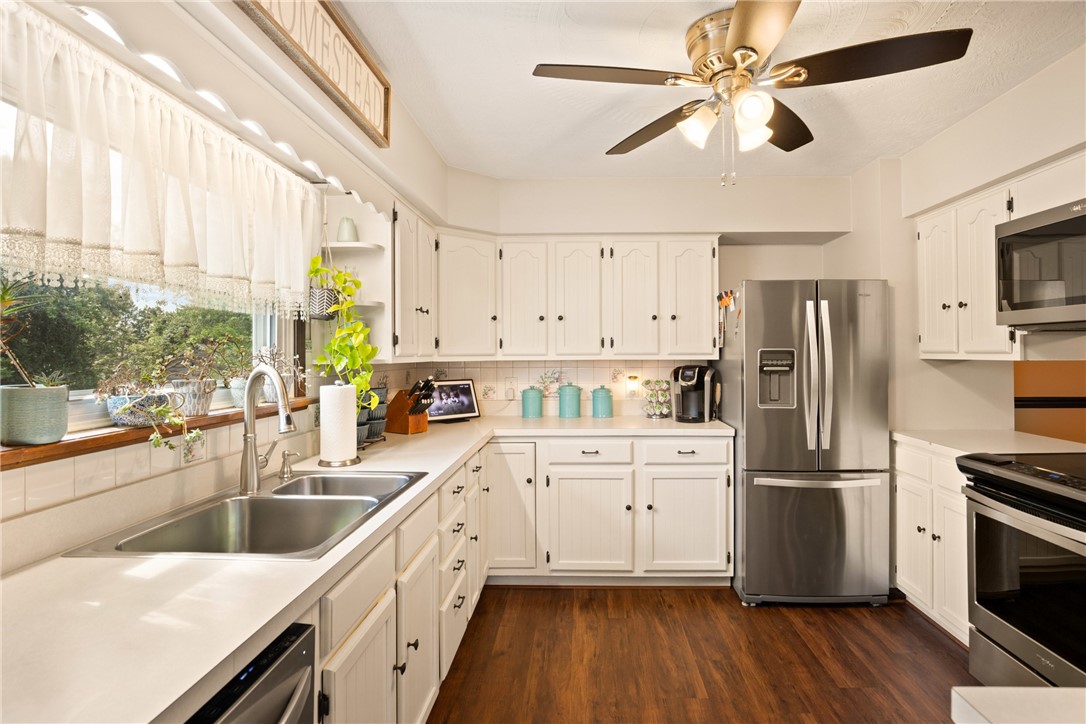 Central City, Pennsylvania 15926, United States, 4 Bedrooms Bedrooms, ,2 BathroomsBathrooms,Residential,Active,176901