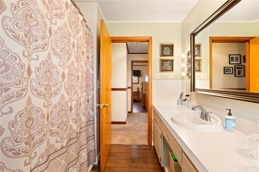 Central City, Pennsylvania 15926, United States, 4 Bedrooms Bedrooms, ,2 BathroomsBathrooms,Residential,Active,176901