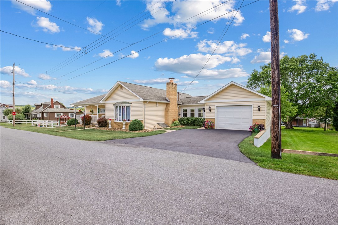 Central City, Pennsylvania 15926, United States, 4 Bedrooms Bedrooms, ,2 BathroomsBathrooms,Residential,Active,176901