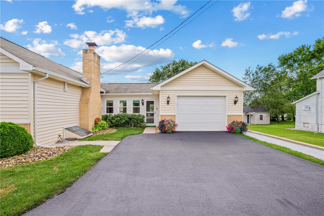 Central City, Pennsylvania 15926, United States, 4 Bedrooms Bedrooms, ,2 BathroomsBathrooms,Residential,Active,176901