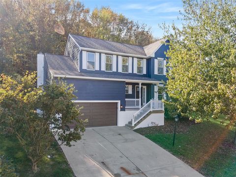 Photo of 543 Juniper Ct, Mars, PA 16046 (MLS # 1724798)