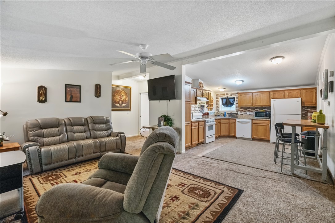 306 Evergreen Ct, Export, Pennsylvania image 4
