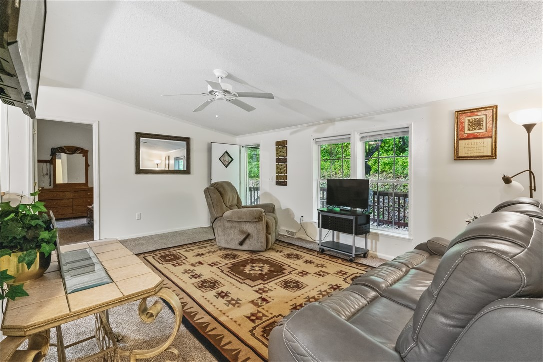 306 Evergreen Ct, Export, Pennsylvania image 6