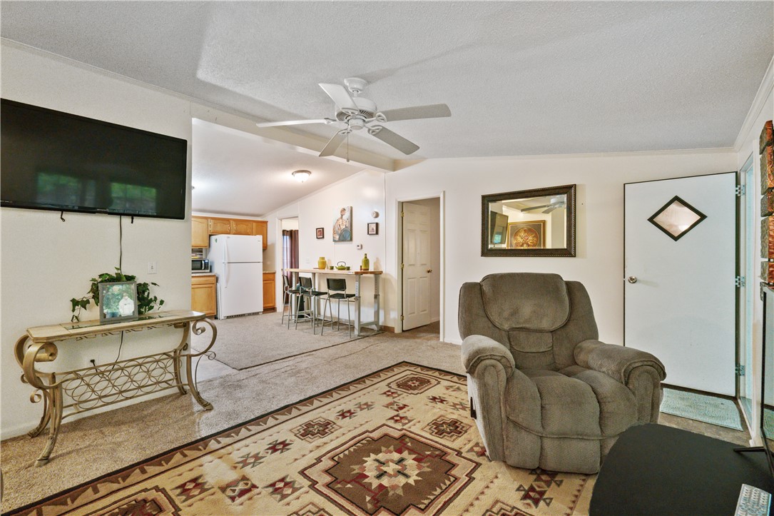306 Evergreen Ct, Export, Pennsylvania image 2
