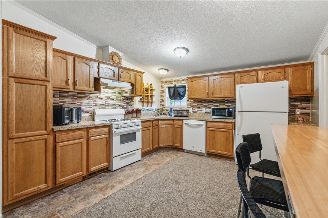 306 Evergreen Ct, Export, Pennsylvania image 3