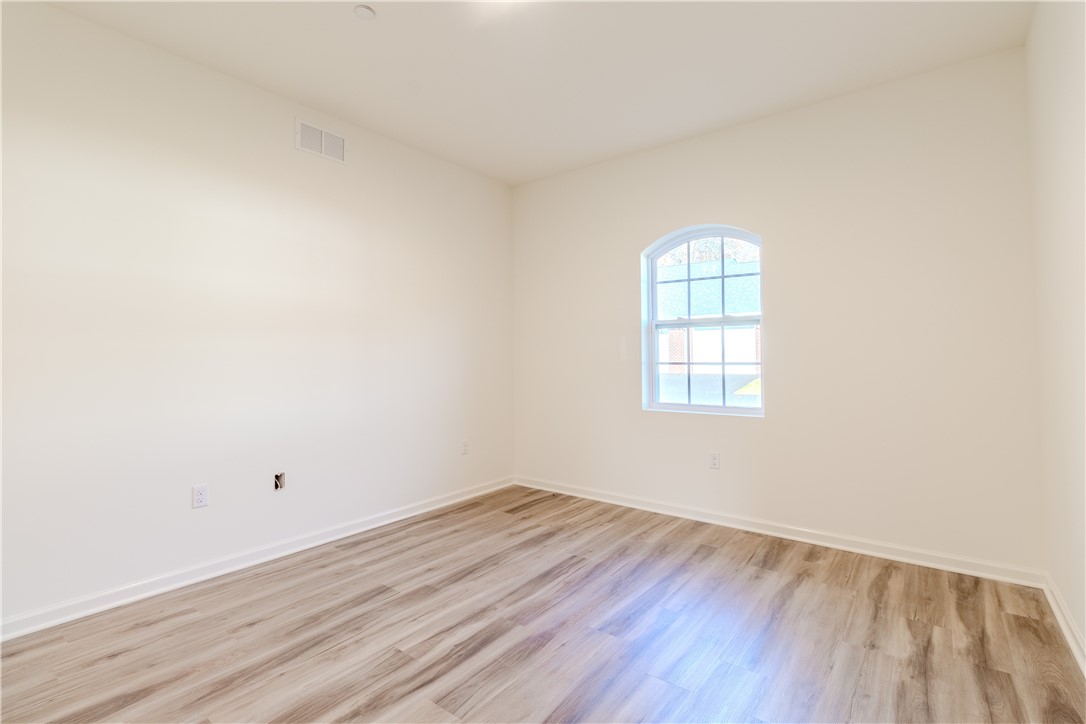 Lower Burrell, Pennsylvania 15068, United States, 2 Bedrooms Bedrooms, ,2 BathroomsBathrooms,Residential,Contingent,32078