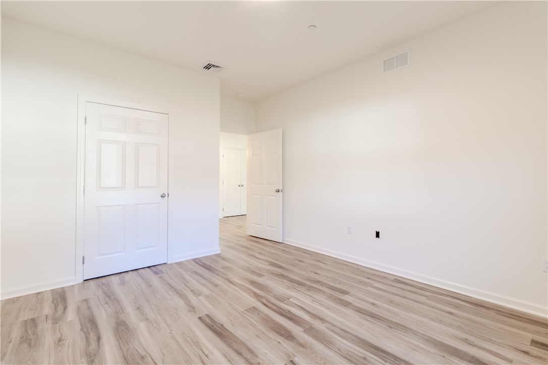 Lower Burrell, Pennsylvania 15068, United States, 2 Bedrooms Bedrooms, ,2 BathroomsBathrooms,Residential,Contingent,32078