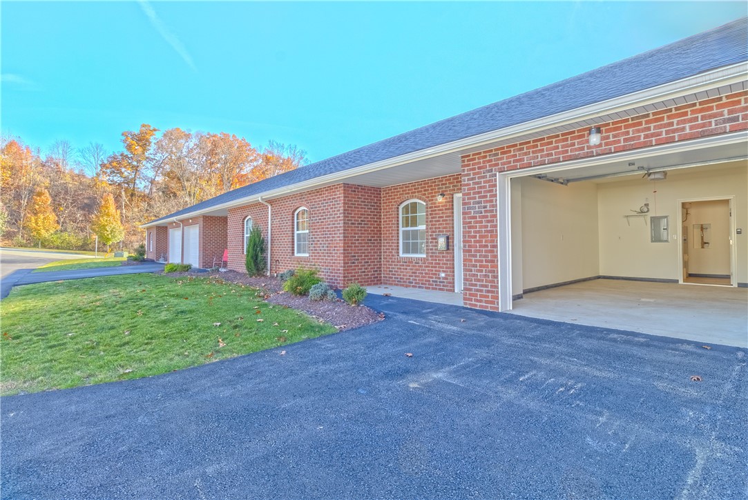 Lower Burrell, Pennsylvania 15068, United States, 2 Bedrooms Bedrooms, ,2 BathroomsBathrooms,Residential,Contingent,32078