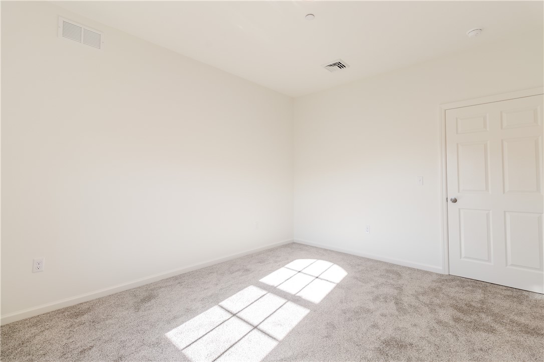 Lower Burrell, Pennsylvania 15068, United States, 2 Bedrooms Bedrooms, ,2 BathroomsBathrooms,Residential,Contingent,32078