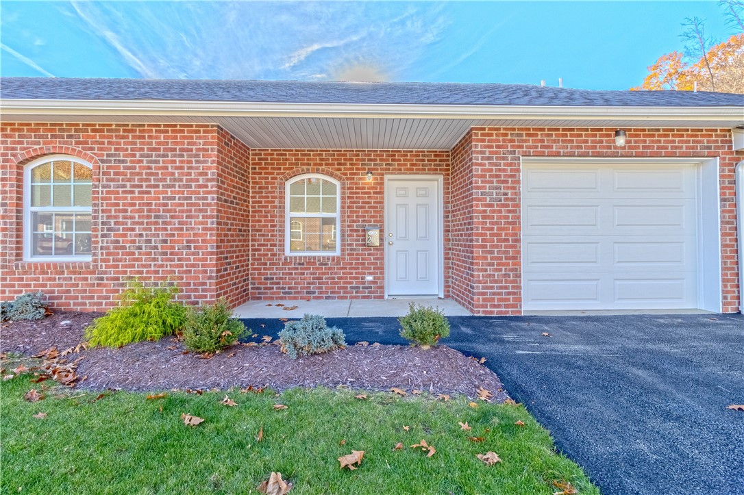 Lower Burrell, Pennsylvania 15068, United States, 2 Bedrooms Bedrooms, ,2 BathroomsBathrooms,Residential,Contingent,32078