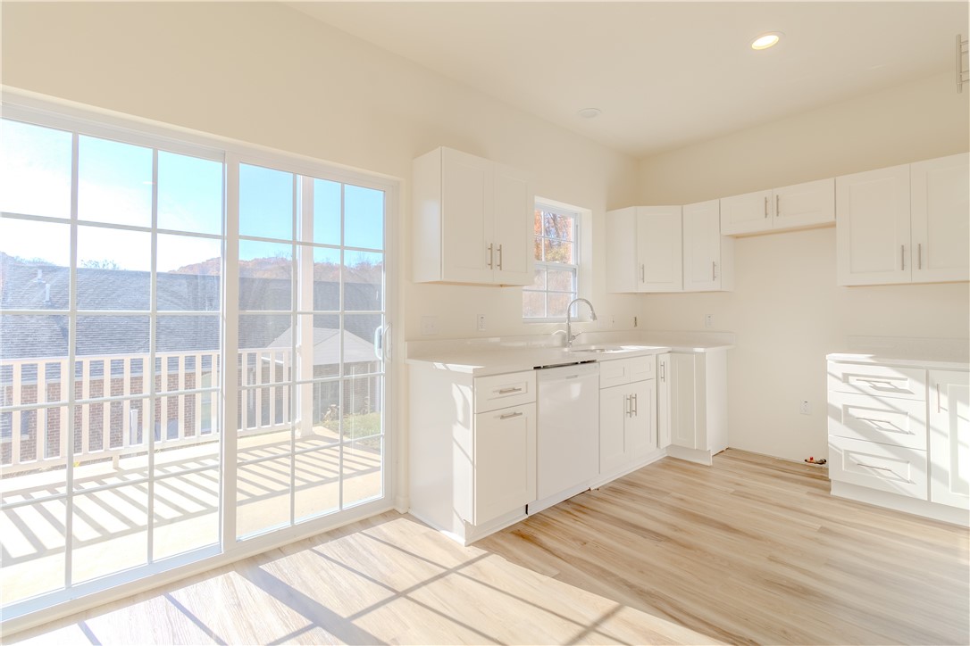 Lower Burrell, Pennsylvania 15068, United States, 2 Bedrooms Bedrooms, ,2 BathroomsBathrooms,Residential,Contingent,32078