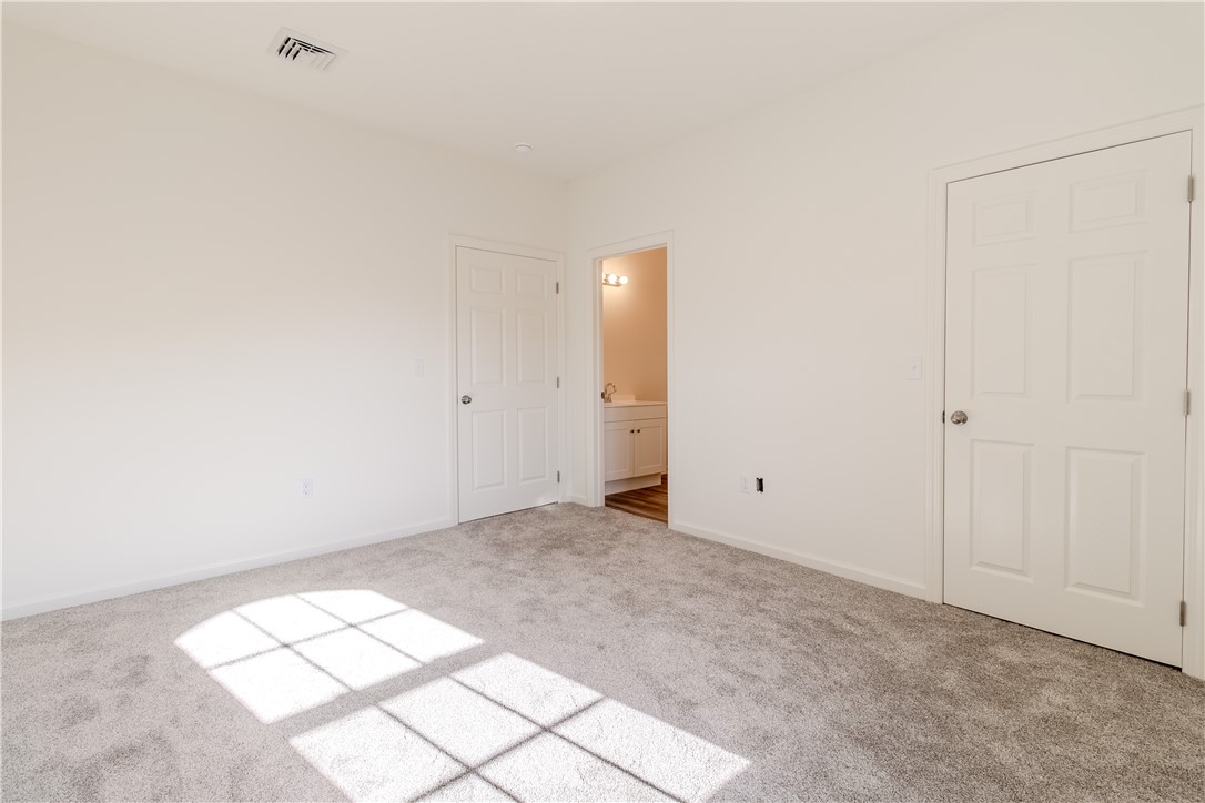 Lower Burrell, Pennsylvania 15068, United States, 2 Bedrooms Bedrooms, ,2 BathroomsBathrooms,Residential,Contingent,32078