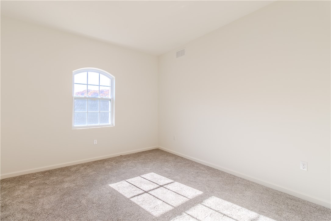 Lower Burrell, Pennsylvania 15068, United States, 2 Bedrooms Bedrooms, ,2 BathroomsBathrooms,Residential,Contingent,32078