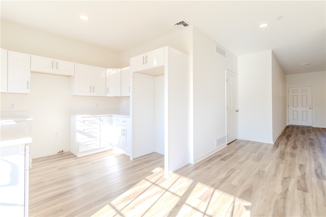 Lower Burrell, Pennsylvania 15068, United States, 2 Bedrooms Bedrooms, ,2 BathroomsBathrooms,Residential,Contingent,32078