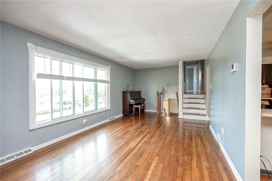 Center Twp, Pennsylvania 15001, United States, 4 Bedrooms Bedrooms, ,3 BathroomsBathrooms,Residential,Active,153381