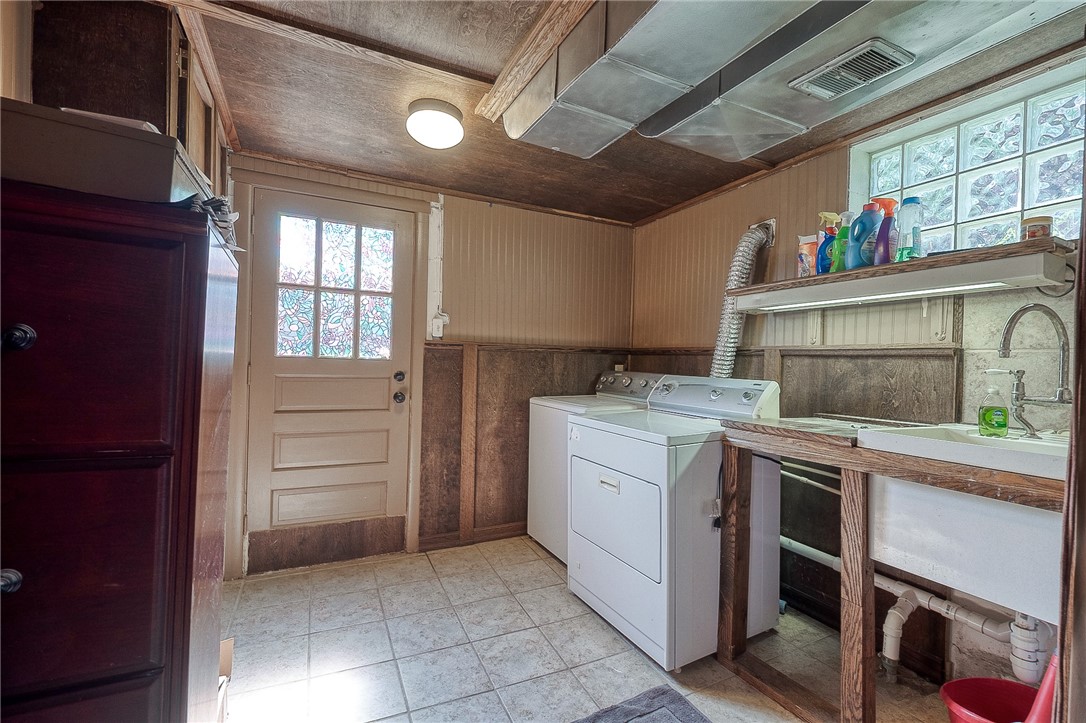 Center Twp, Pennsylvania 15001, United States, 4 Bedrooms Bedrooms, ,3 BathroomsBathrooms,Residential,Active,153381