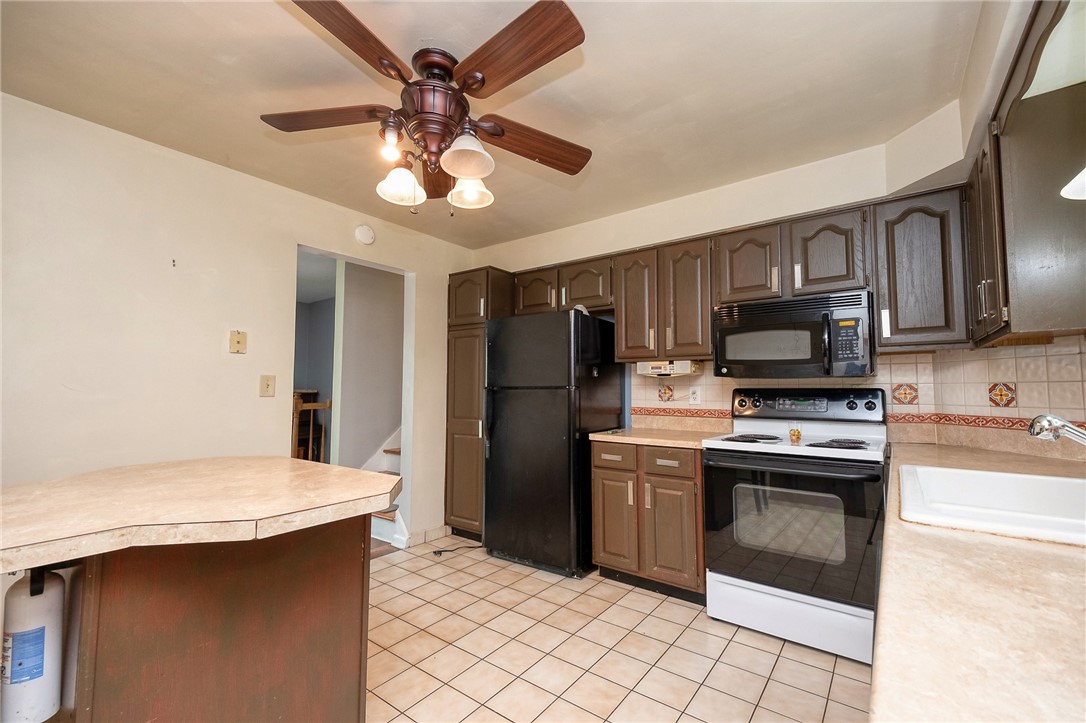 Center Twp, Pennsylvania 15001, United States, 4 Bedrooms Bedrooms, ,3 BathroomsBathrooms,Residential,Active,153381