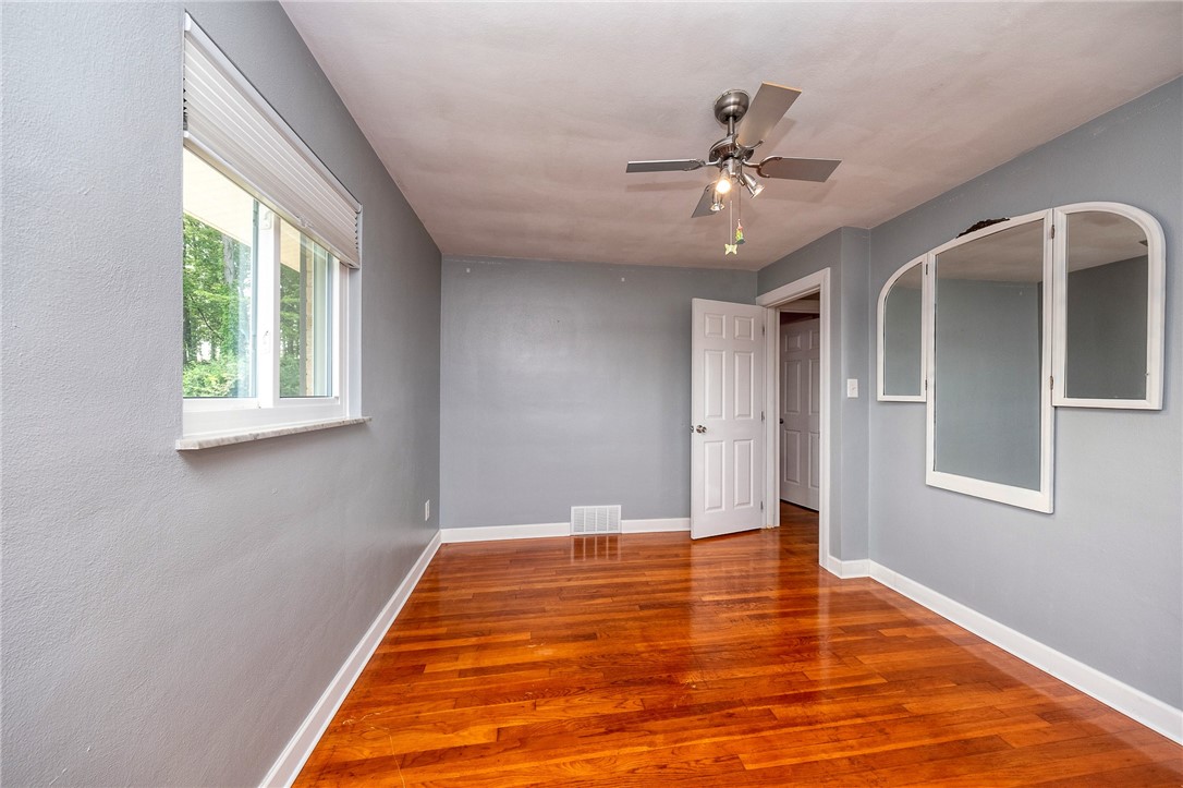 Center Twp, Pennsylvania 15001, United States, 4 Bedrooms Bedrooms, ,3 BathroomsBathrooms,Residential,Active,153381