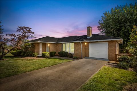113 Franklin Dr Derry Twp PA 15671