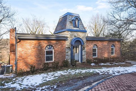 Photo of 127 Fairfax Rd, Pittsburgh, PA 15221 (MLS # 1741288)