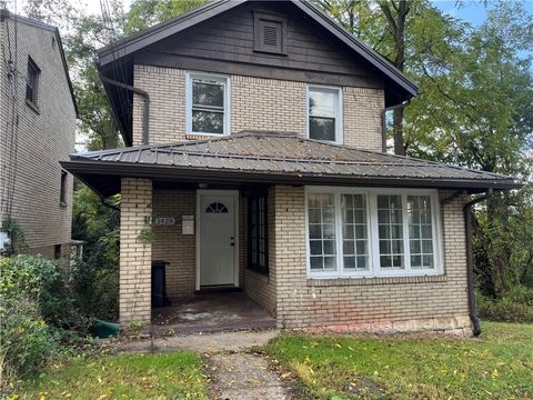 Photo of 1428 Woodlawn Ave, Wilkinsburg, PA 15221 (MLS # 1724744)