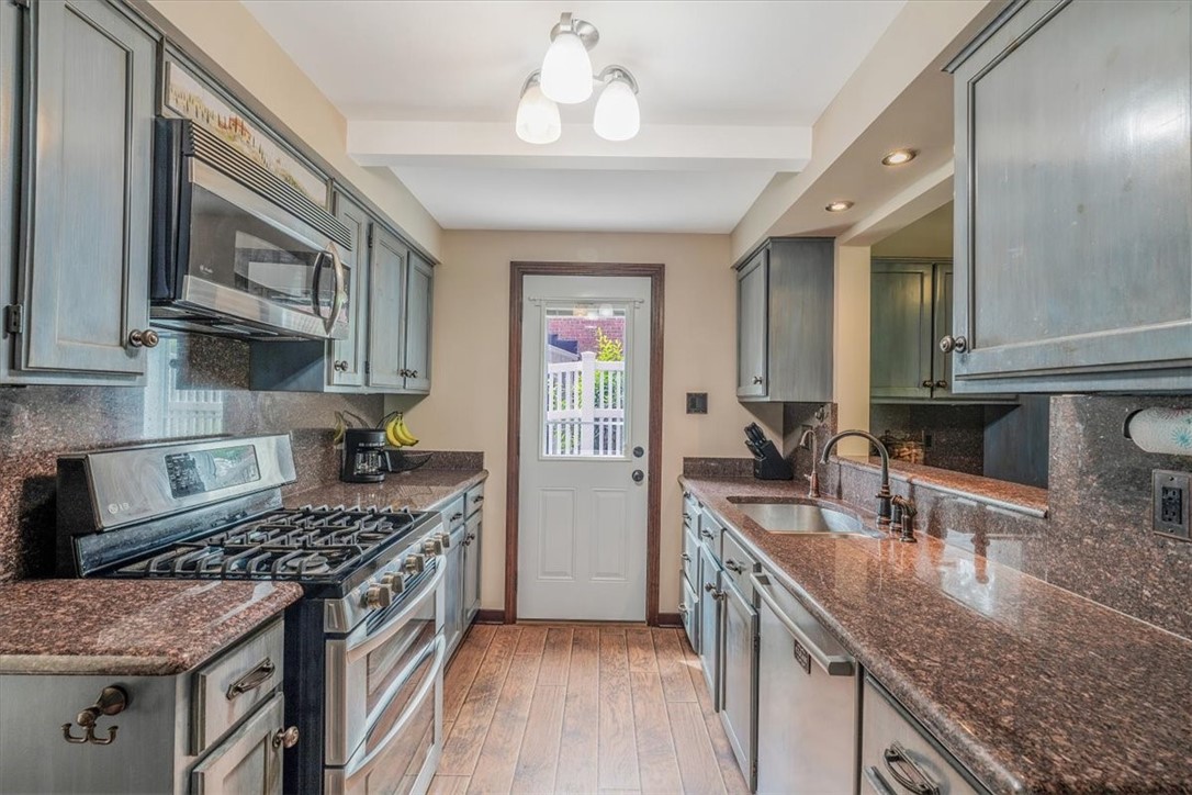 Mt. Lebanon, Pennsylvania 15228, United States, 3 Bedrooms Bedrooms, ,3 BathroomsBathrooms,Residential,Contingent,147688