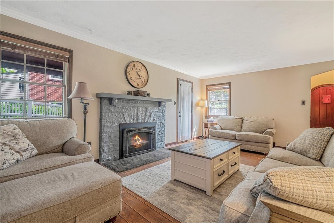 Mt. Lebanon, Pennsylvania 15228, United States, 3 Bedrooms Bedrooms, ,3 BathroomsBathrooms,Residential,Contingent,147688