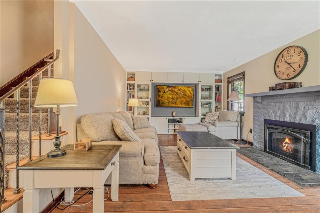 Mt. Lebanon, Pennsylvania 15228, United States, 3 Bedrooms Bedrooms, ,3 BathroomsBathrooms,Residential,Contingent,147688