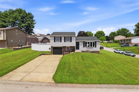 Photo of 850 Westchester Dr, Irwin, PA 15642 (MLS # 1764007)