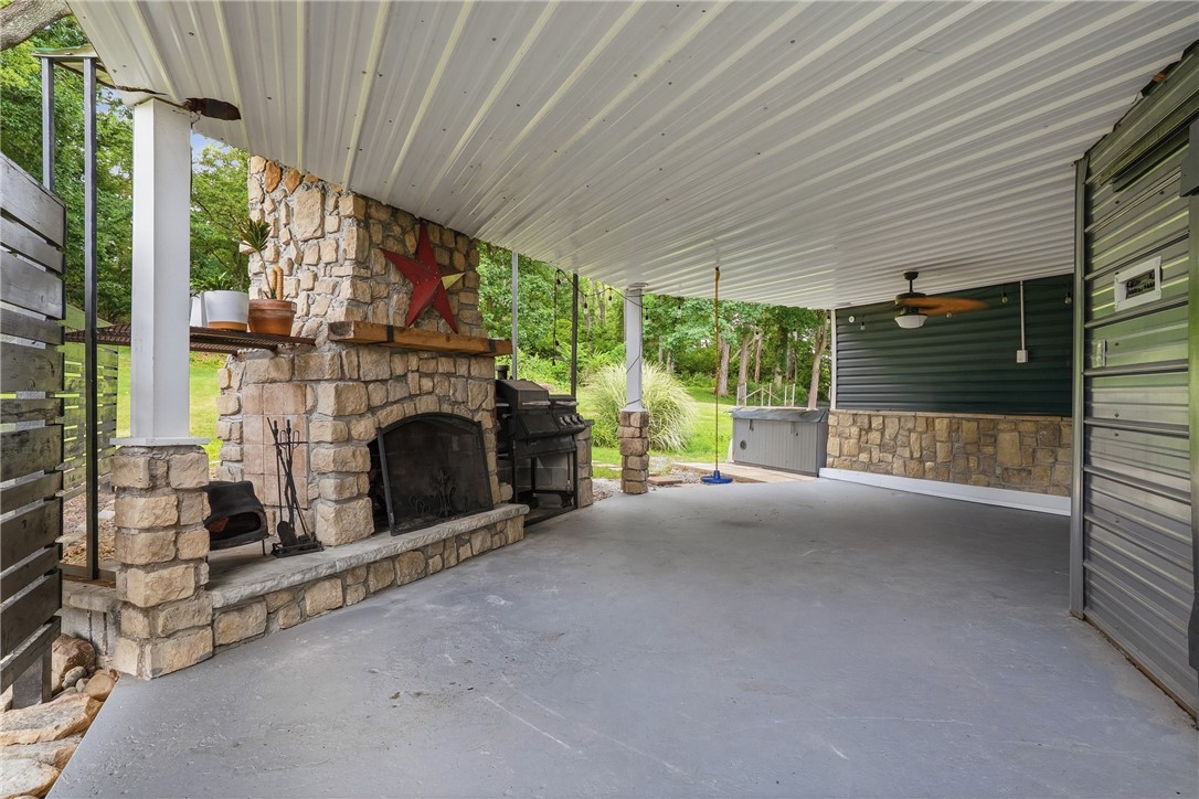 2947 Chautauqua Dr