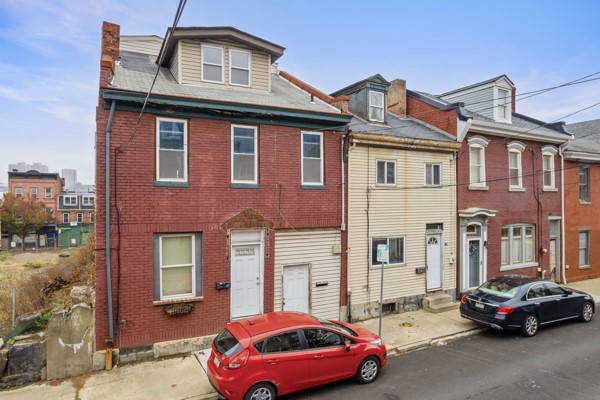 1117-1119 Freyburg St