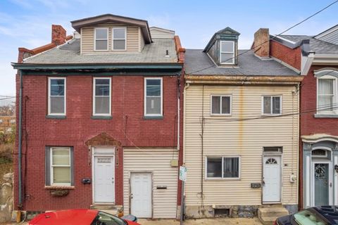 Photo of 1117-1119 Freyburg St, Pittsburgh, PA 15203 (MLS # 1732398)