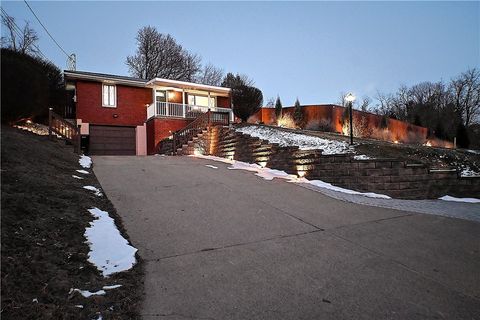 Photo of 1311 Scenery Dr, Elizabeth, PA 15037 (MLS # 1737592)