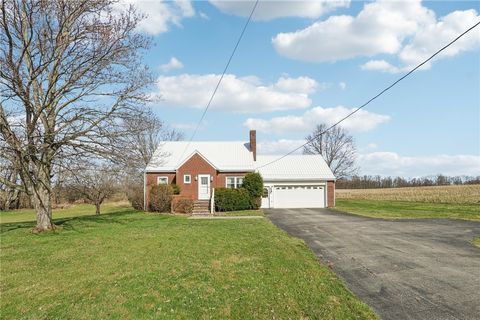 Photo of 441 Petersburg Rd, Enon Valley, PA 16120 (MLS # 1745575)