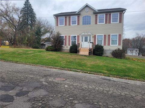Photo of 388 Lincoln St, Sharon, PA 16146 (MLS # 1738731)