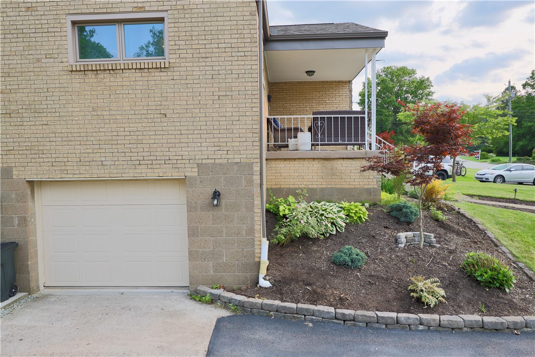 Level Green, Pennsylvania 15085, United States, 3 Bedrooms Bedrooms, ,2 BathroomsBathrooms,Residential,Pending,143886