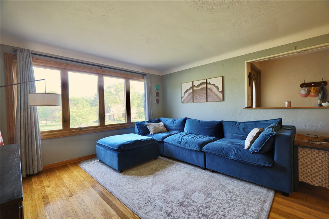 Level Green, Pennsylvania 15085, United States, 3 Bedrooms Bedrooms, ,2 BathroomsBathrooms,Residential,Pending,143886