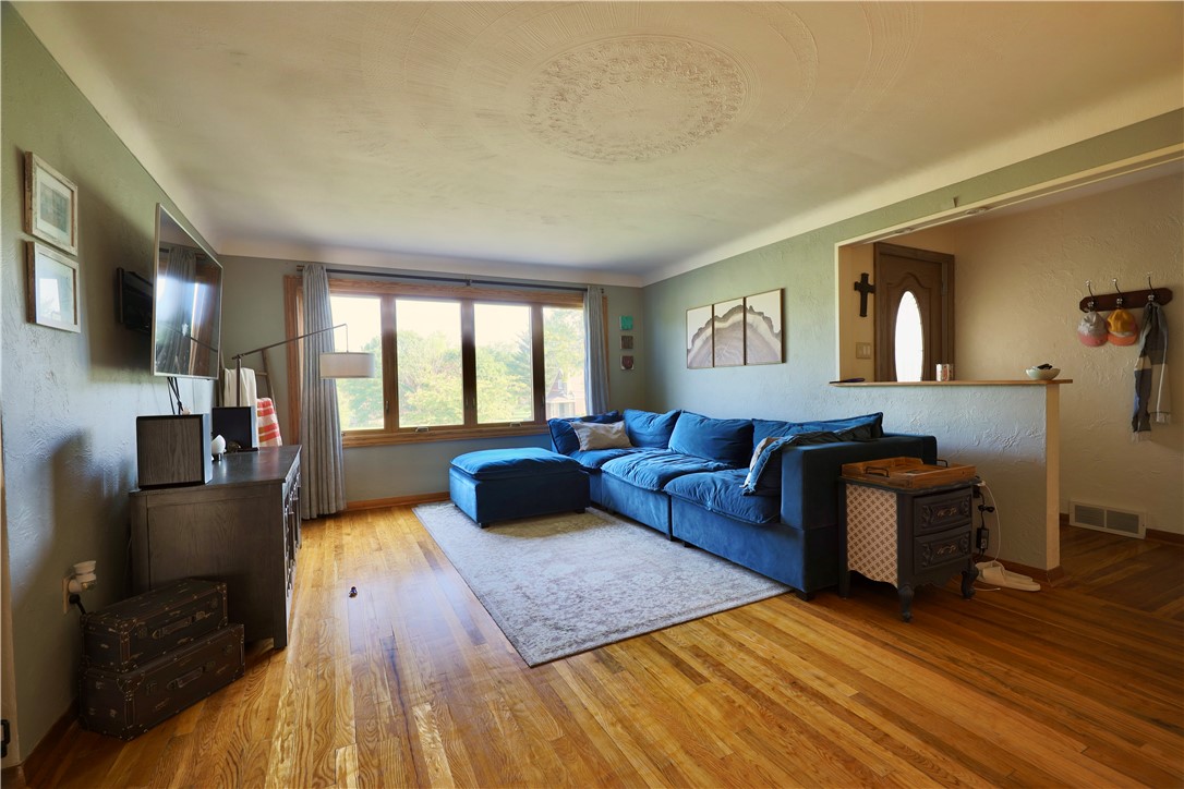 Level Green, Pennsylvania 15085, United States, 3 Bedrooms Bedrooms, ,2 BathroomsBathrooms,Residential,Pending,143886