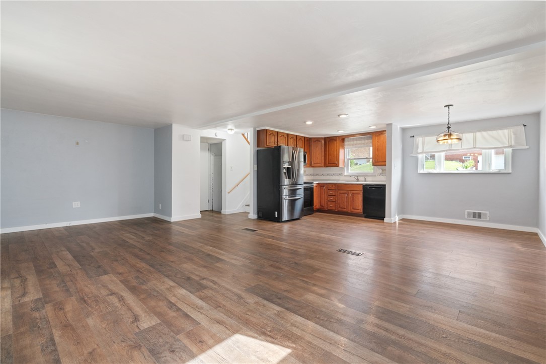 Baldwin Boro, Pennsylvania 15227, United States, 4 Bedrooms Bedrooms, ,2 BathroomsBathrooms,Residential,Active,186673