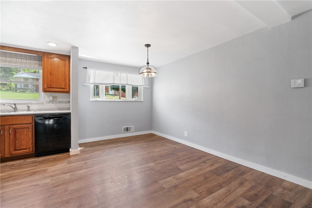 Baldwin Boro, Pennsylvania 15227, United States, 4 Bedrooms Bedrooms, ,2 BathroomsBathrooms,Residential,Active,186673