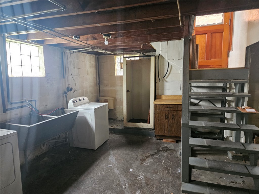 Port Vue, Pennsylvania 15133, United States, 2 Bedrooms Bedrooms, ,1 BathroomBathrooms,Residential,Active,137956