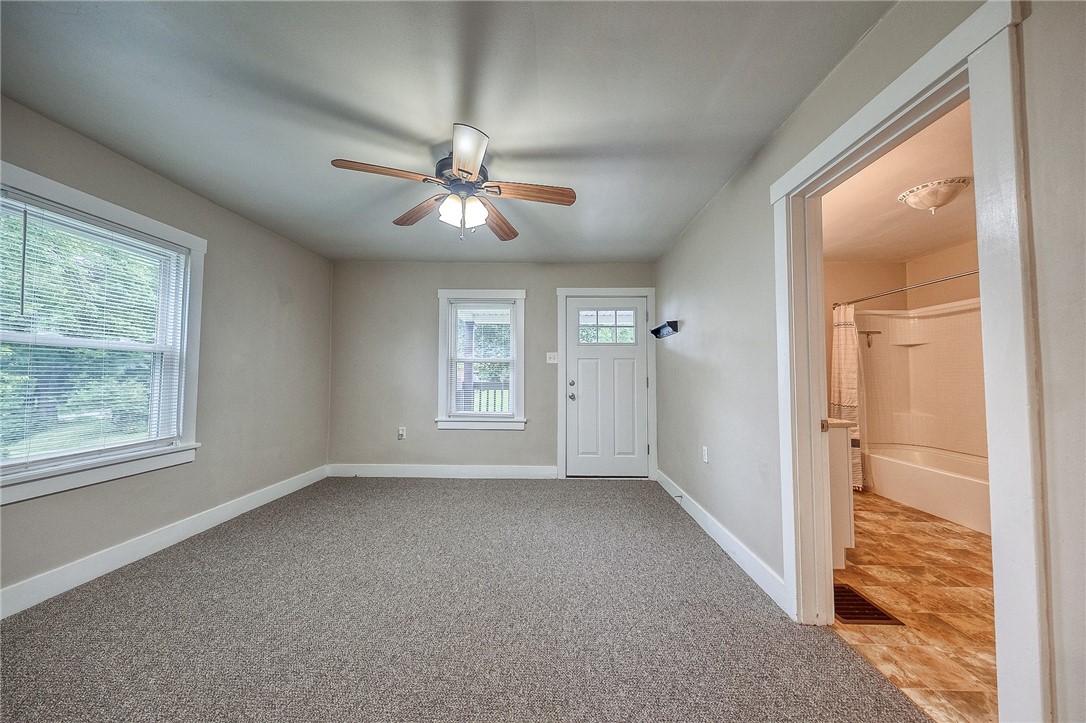 Evans City Boro, Pennsylvania 16033, United States, 3 Bedrooms Bedrooms, ,1 BathroomBathrooms,Residential,Contingent,158038