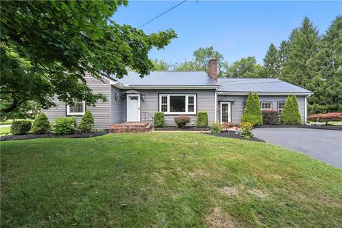 8 Stephen Dr Neshannock Twp PA 16105