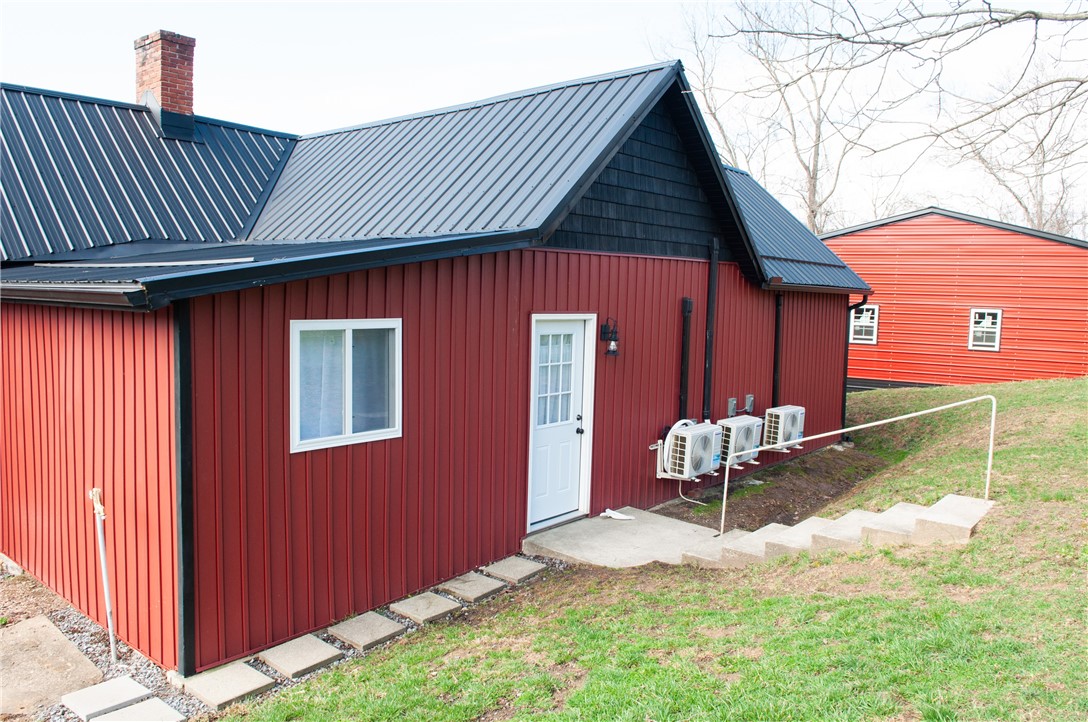 1635 E Roy Furman Hwy